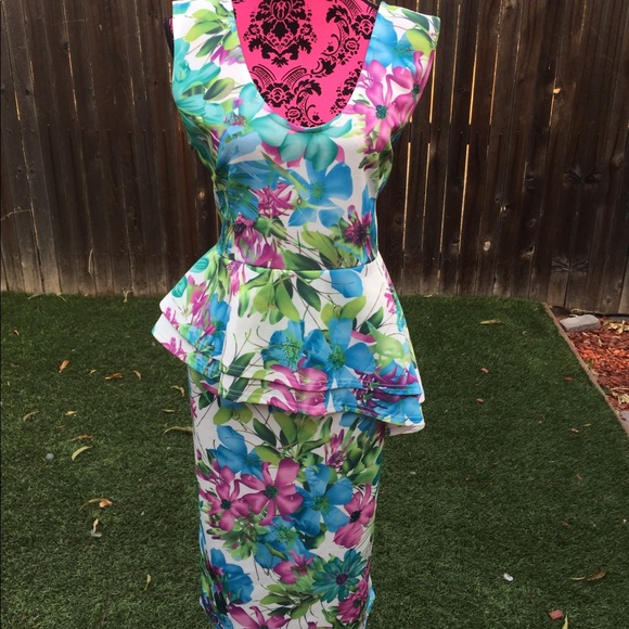 Dresses & Skirts - floral peplum sheath dress